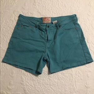 ladies size 14 Levi Strauss shorts stretch